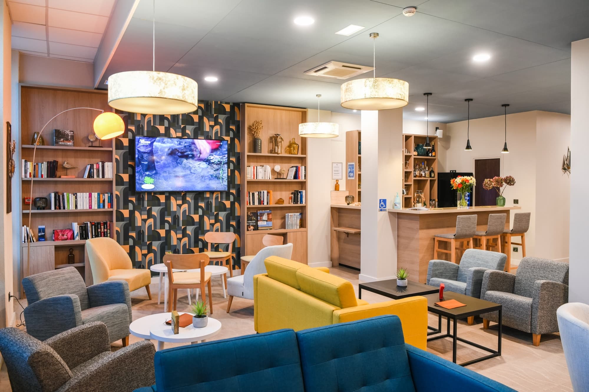 Salon et bar du Best Western Plus Le Havre Centre Gare